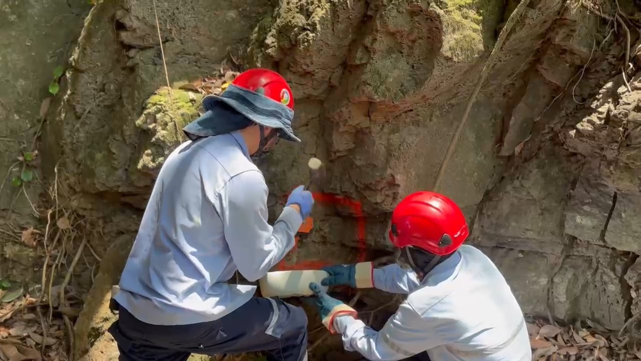 Orosur Colombia Rock Samples Video Thumb