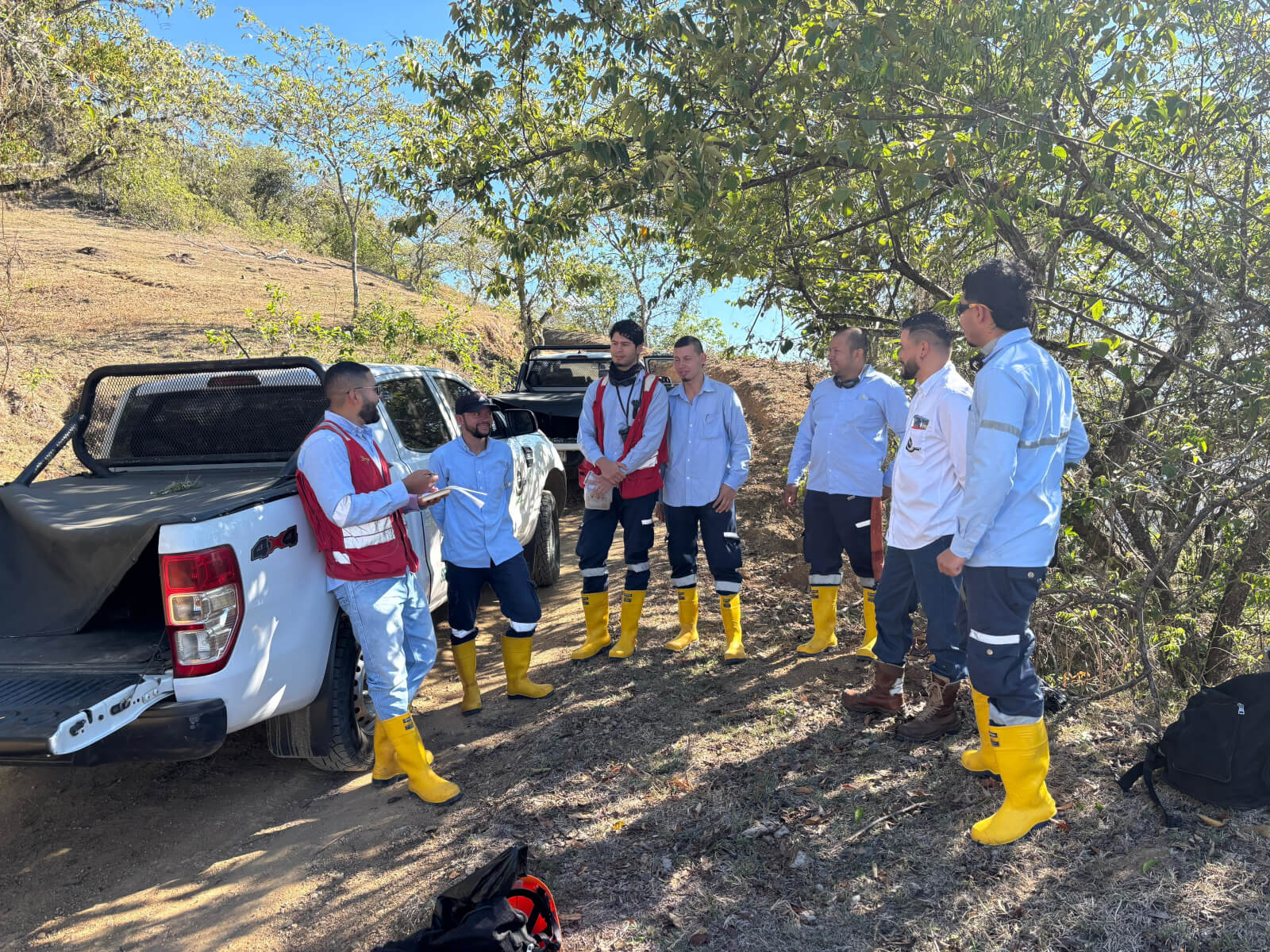 Orosur Colombia Team Meeting Field Img 20260524 Wa0032 1600x1200